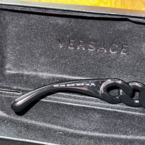 VERSACE VE4409 square Versace sunglass black with dark grey lenses - Picture 6 of 8